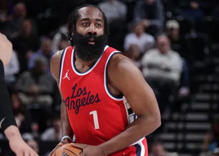 包含太阳关键时刻失误不断，球队憾负对手，地区分析在线数据以及个人还有.的词条