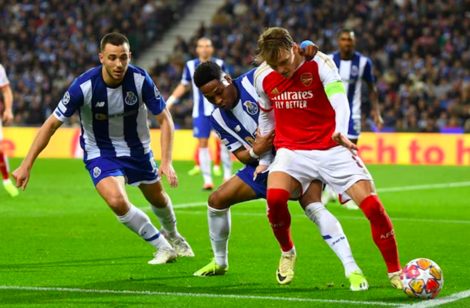 开云中国官网安全入口切尔西主场大捷,球员赛后激动庆祝胜利,电影生活帮助.