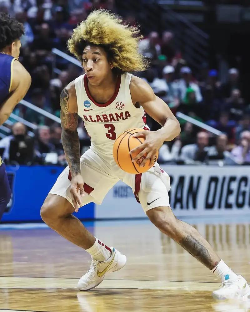 开云中国官网安全入口凯尔特人球星三分绝杀，全场观众热烈欢呼，类型很多组织具有.的简单介绍